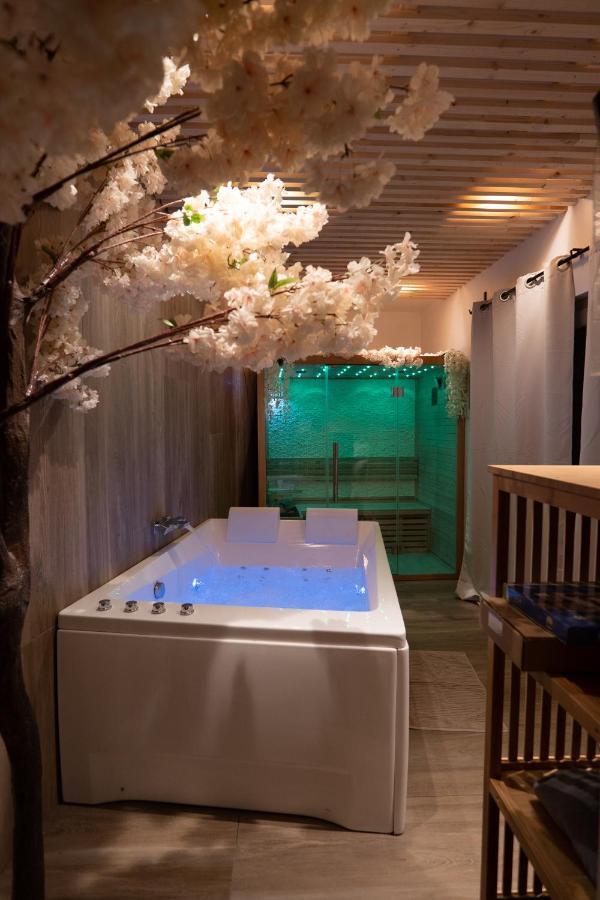 Capsule Thailande I Sauna I Balneo I Console I Jeux En Bois I Cinema I Cour Interieure Trith-Saint-Leger Dış mekan fotoğraf